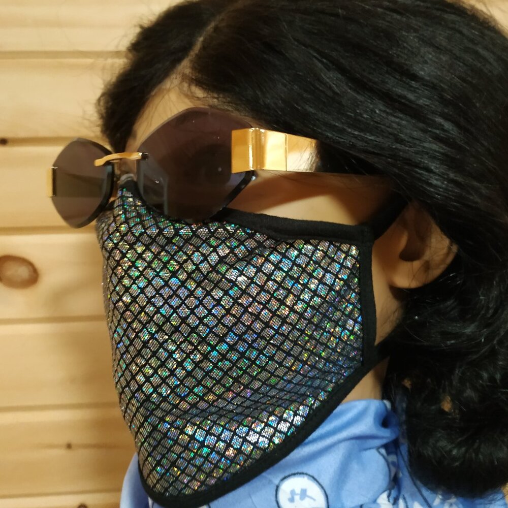 Noli Yoga Iridescent Face Mask, Glasses-Friendly with Nose Wire and Head Strap